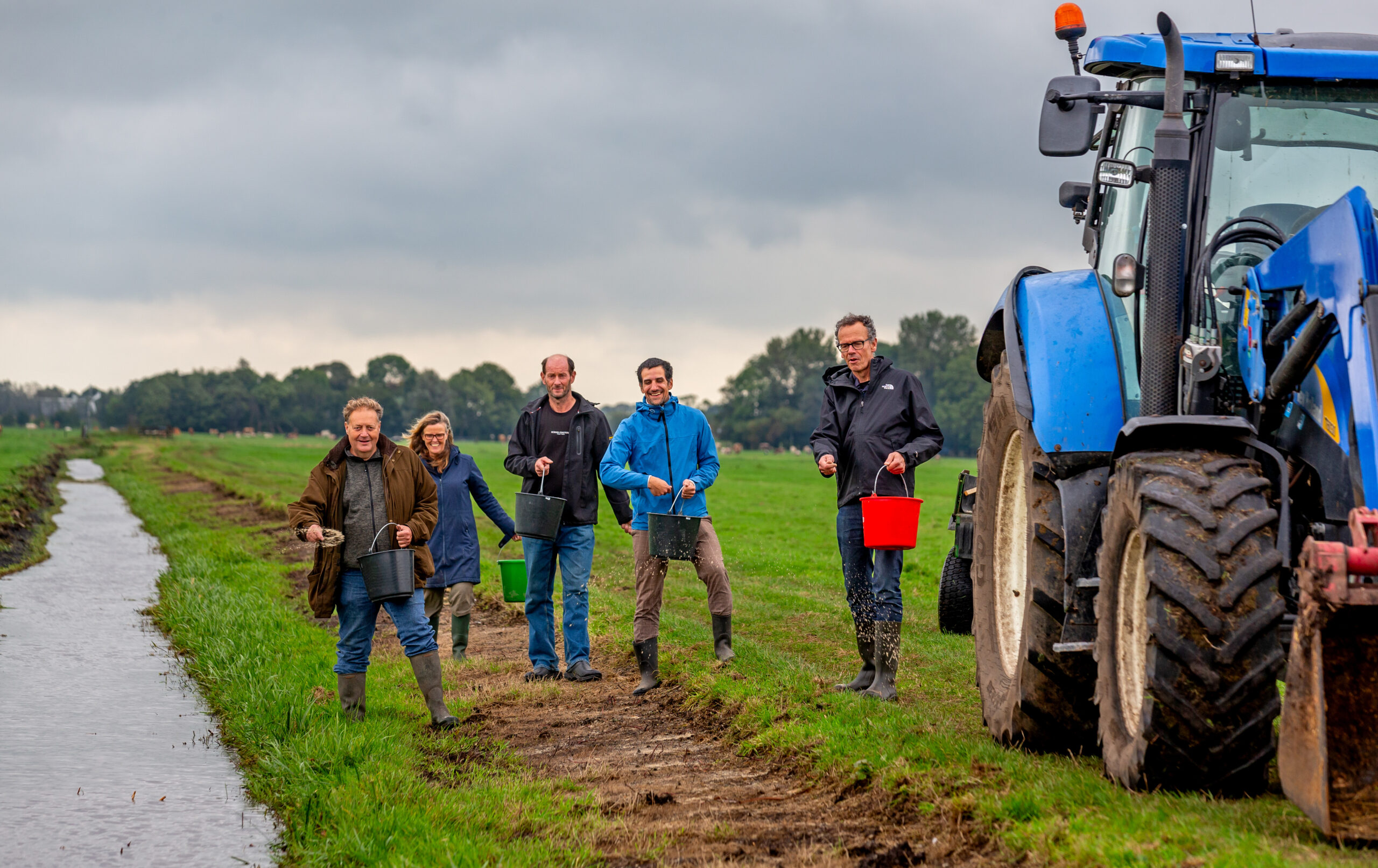 Melkveehouder Arie Jacob Dijkshoorn heeft in de Duifpolder een weidestrook […]